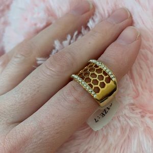 🌻 $15 🐝 BNWT Lia Sophia Honeycomb Sz. 7